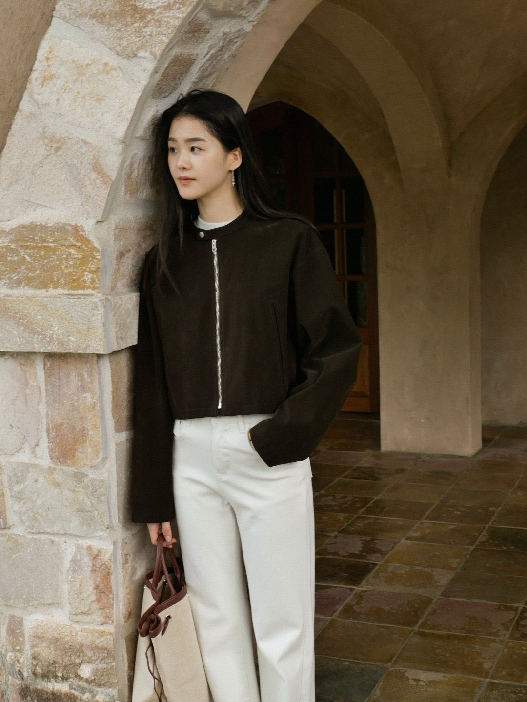 17a22 Short leather jacket with stand collar