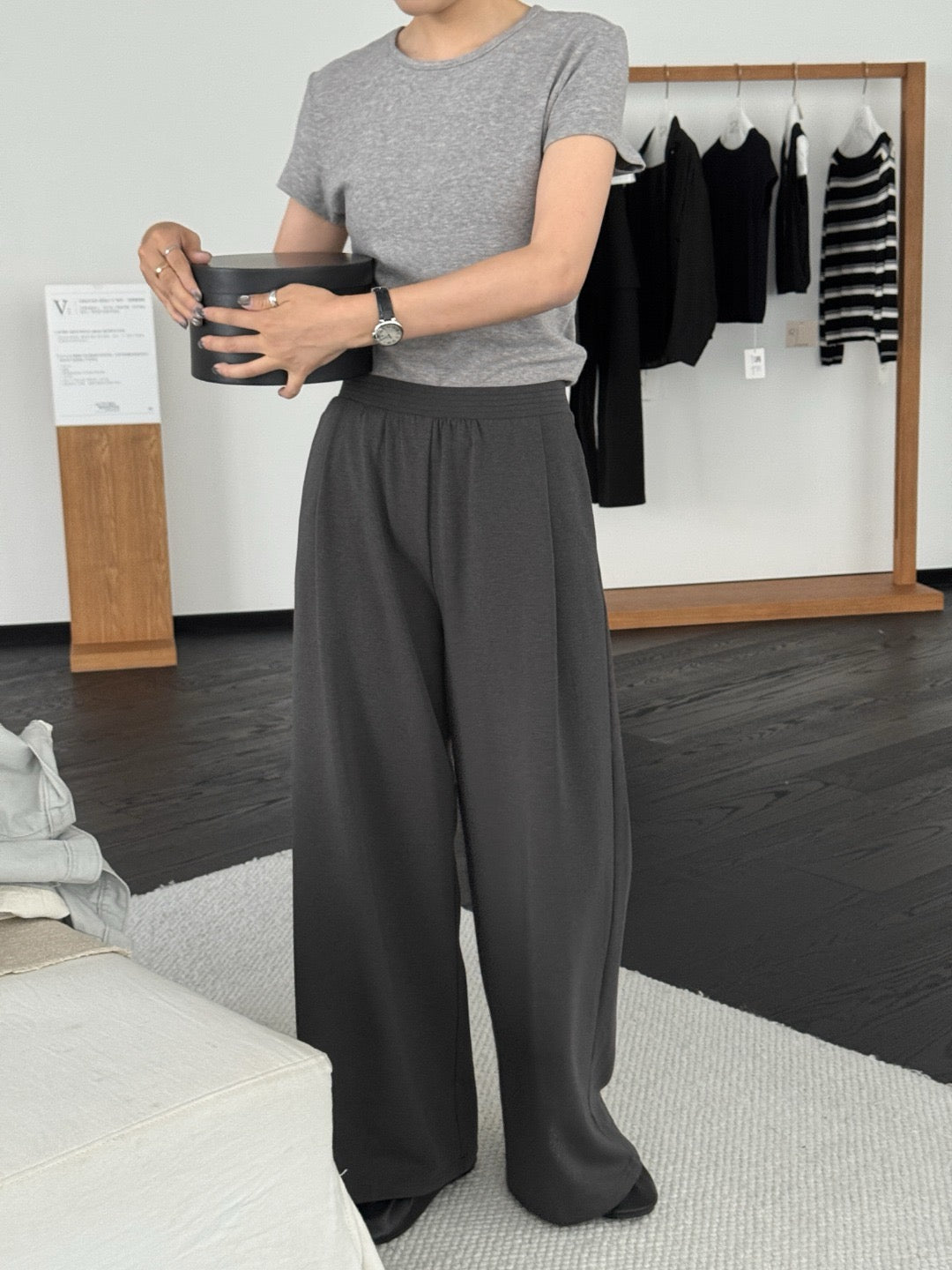 17q26 Basic straight-leg cotton-poly trousers