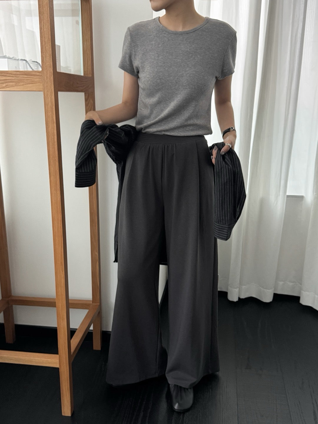 17q26 Basic straight-leg cotton-poly trousers