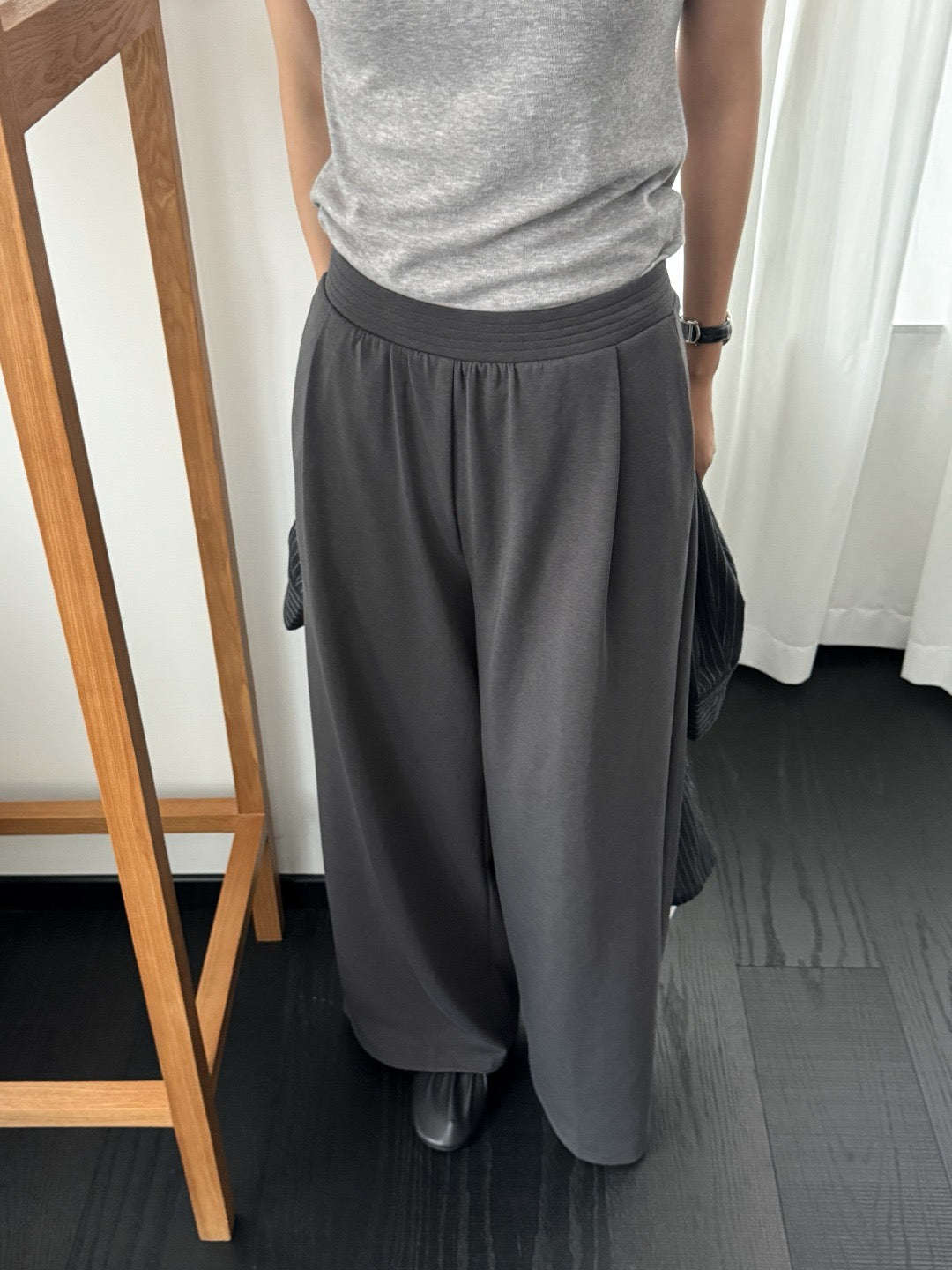 17q26 Basic straight-leg cotton-poly trousers