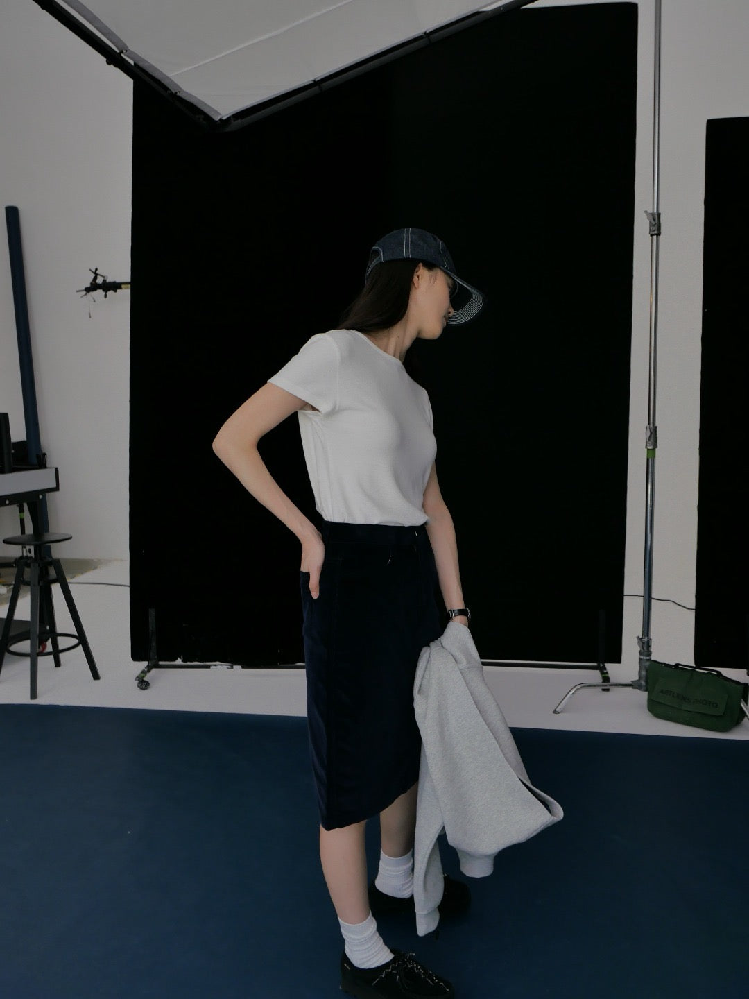 17v2 Corduroy midi skirt