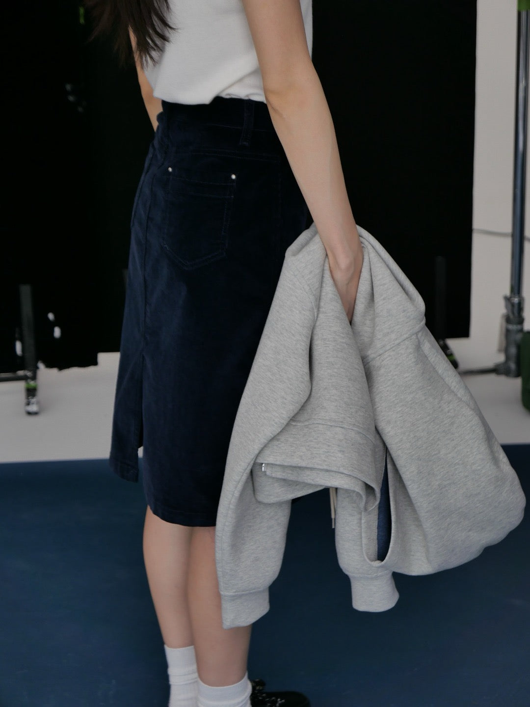 17v2 Corduroy midi skirt