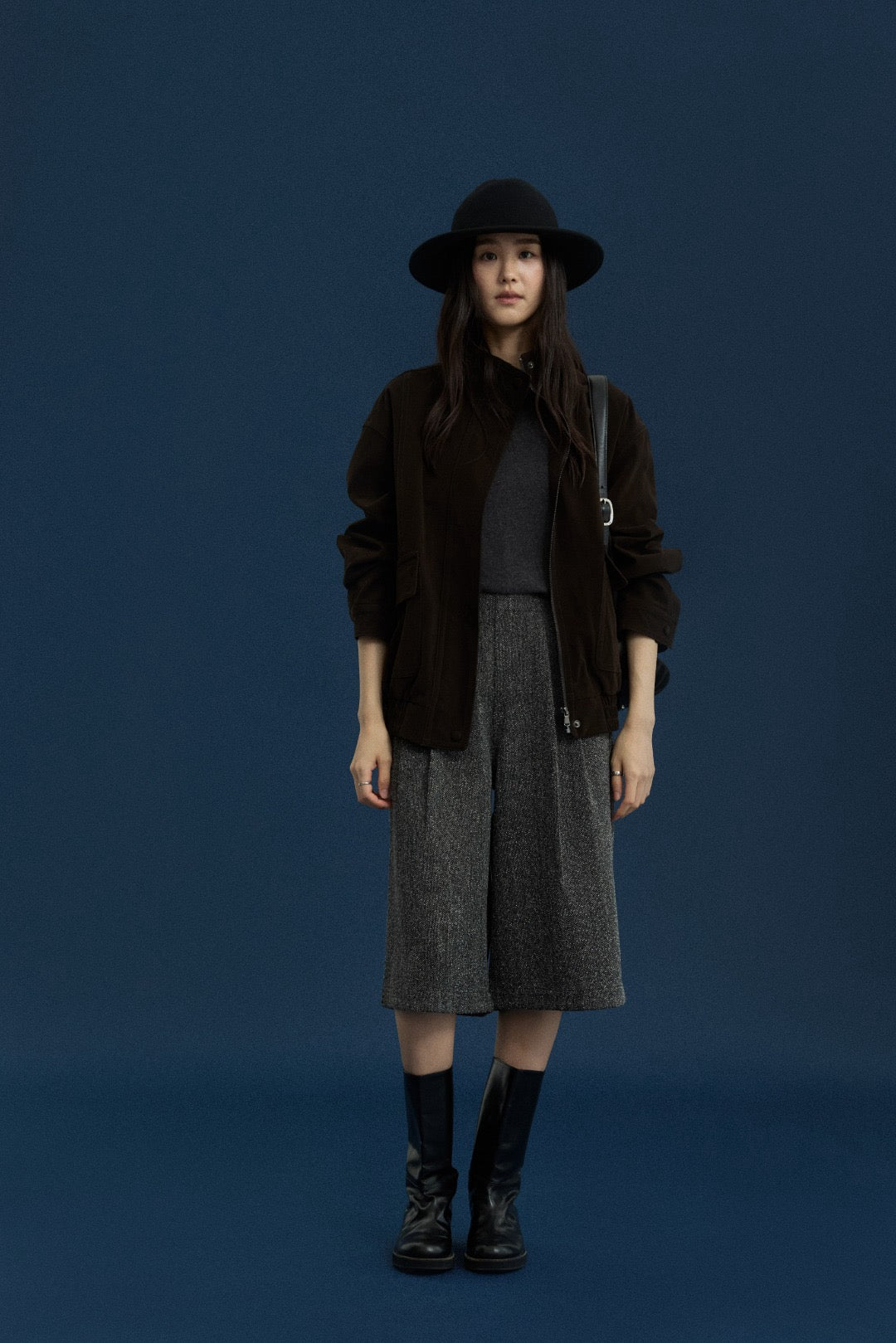 17a39 Long leather coat