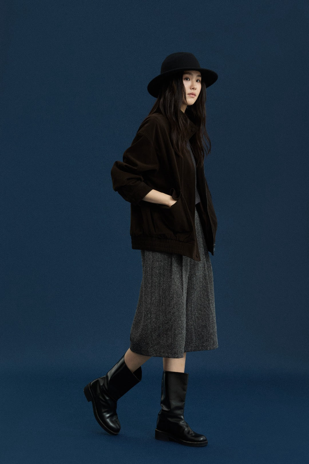 17a39 Long leather coat