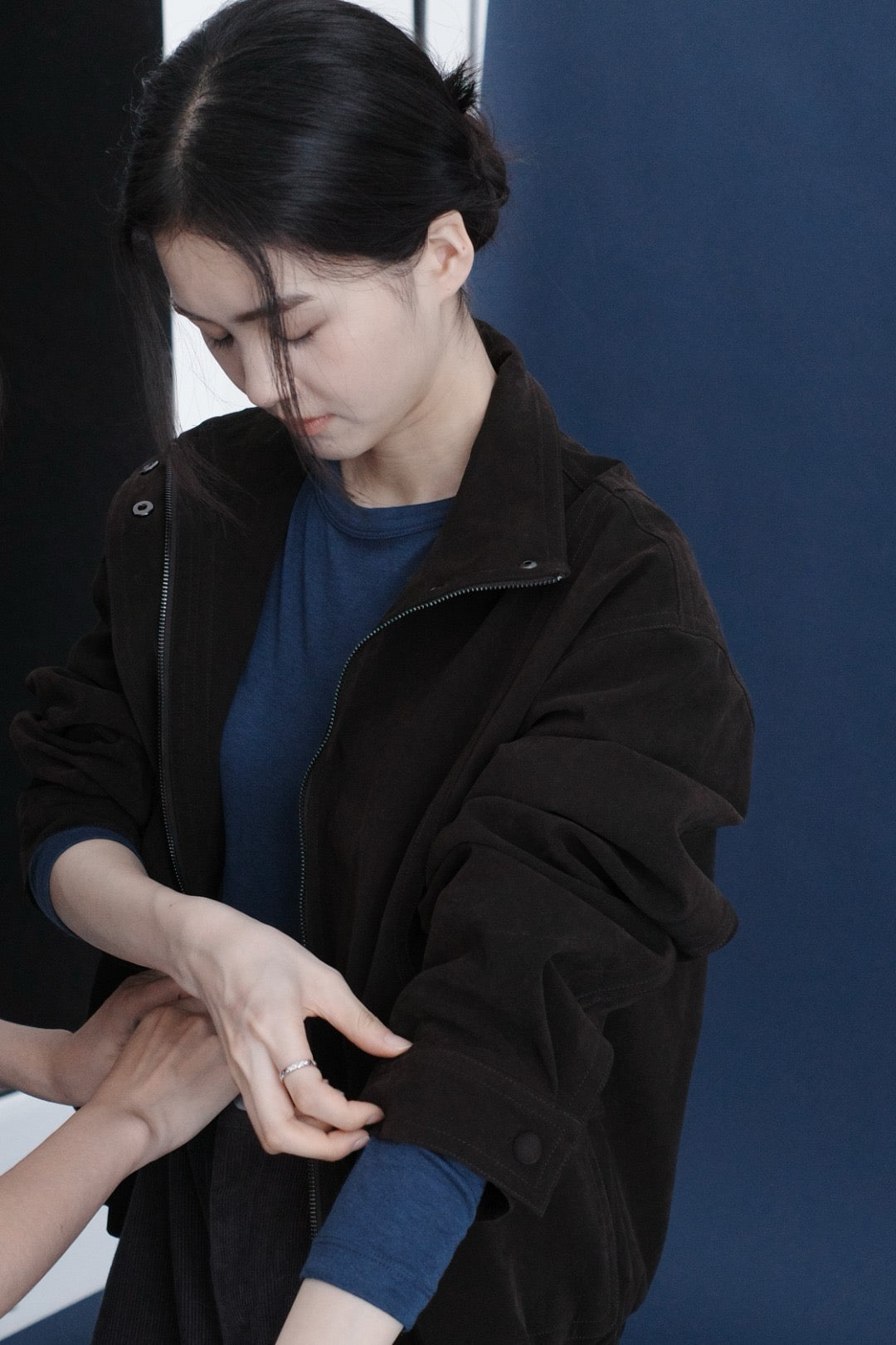 17a39 Long leather coat