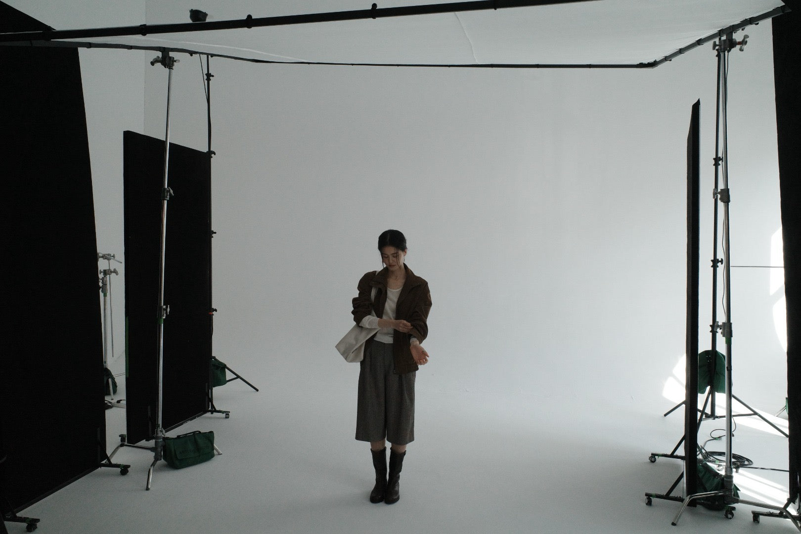 17a39 Long leather coat