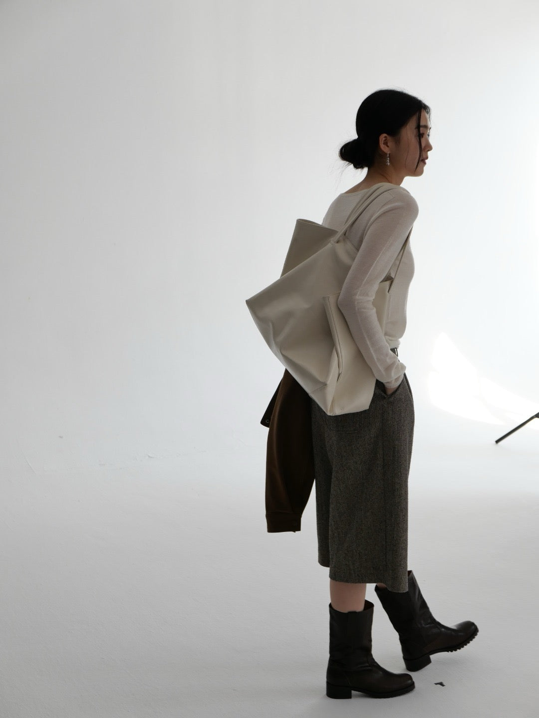 17a39 Long leather coat