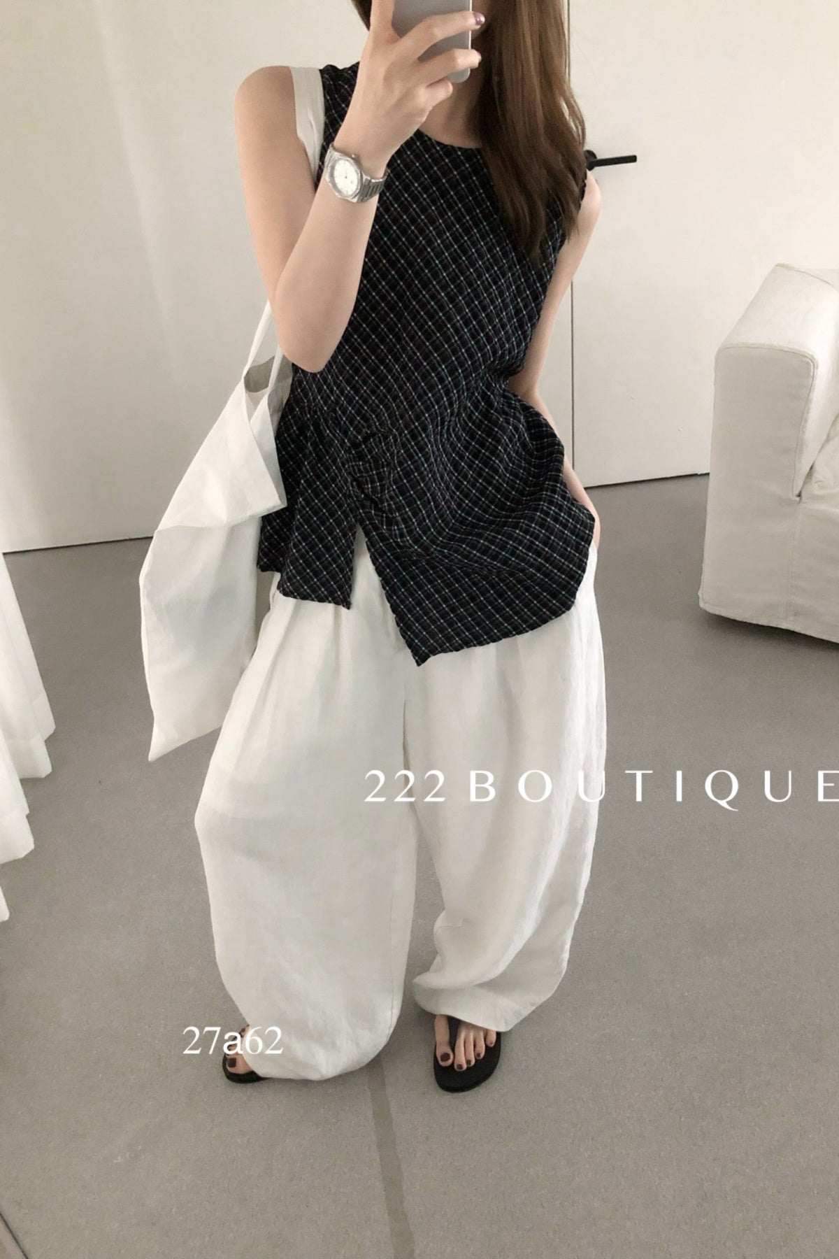 27a62- CHECKERED SLEEVELESS TOP