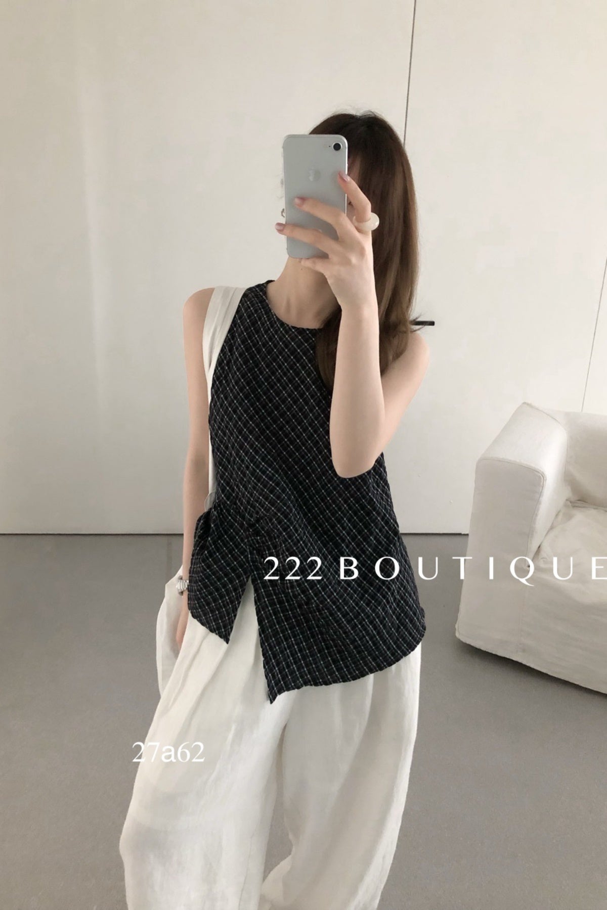 27a62- CHECKERED SLEEVELESS TOP