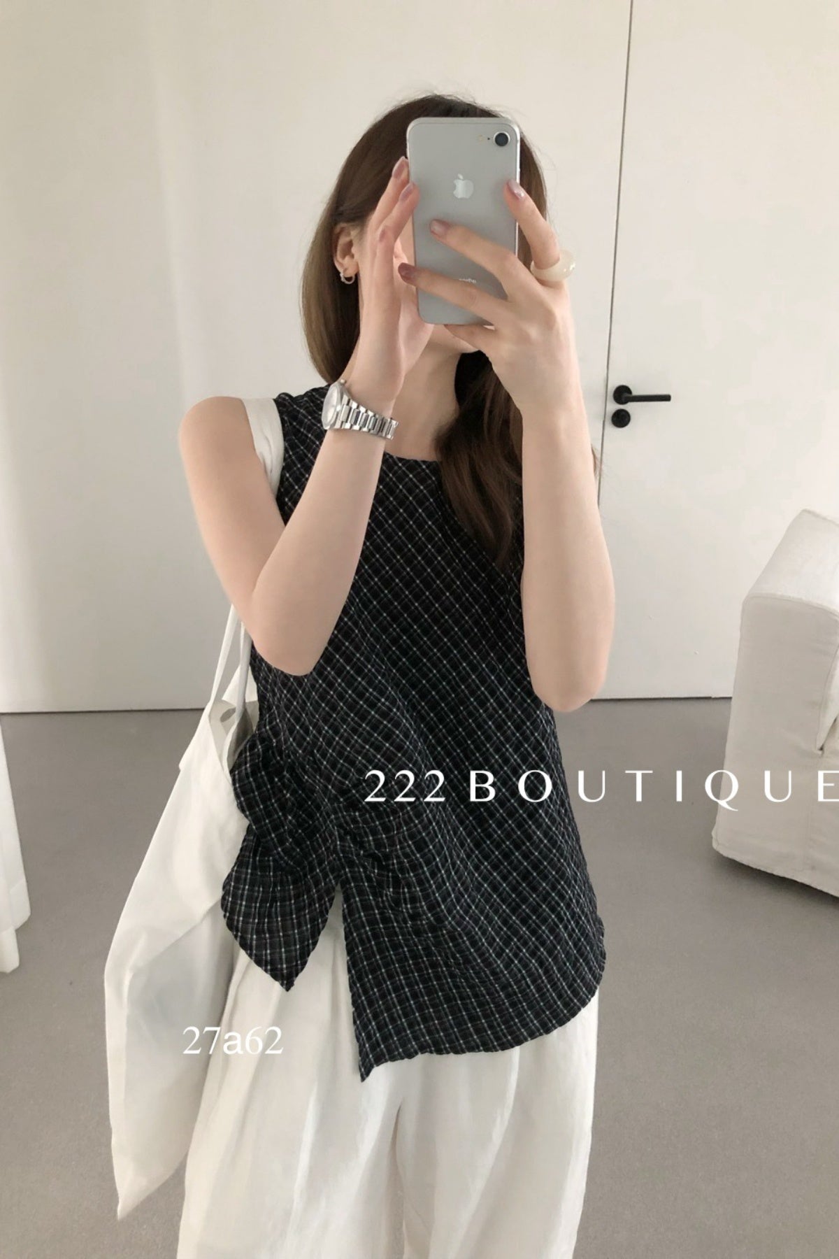 27a62- CHECKERED SLEEVELESS TOP