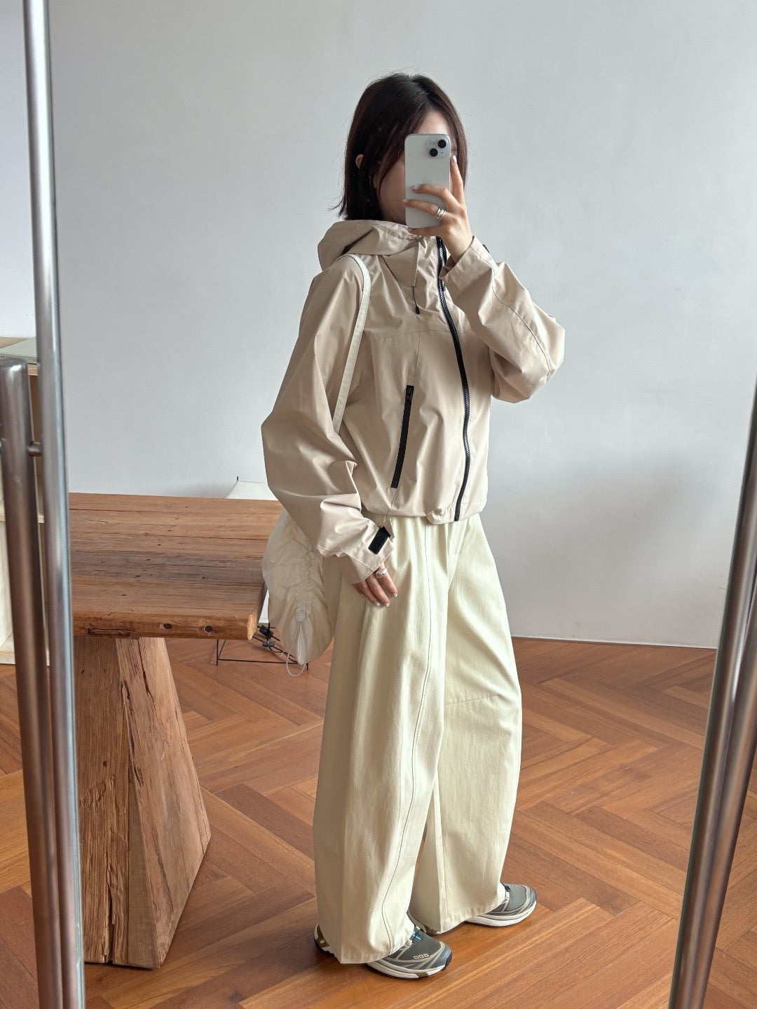 17a42 Basic windbreaker jacket