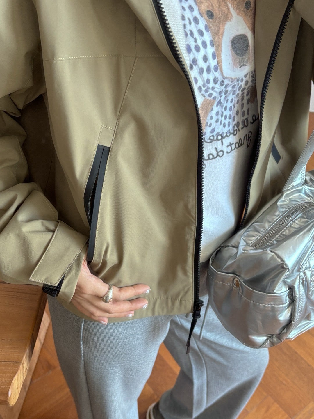 17a42 Basic windbreaker jacket