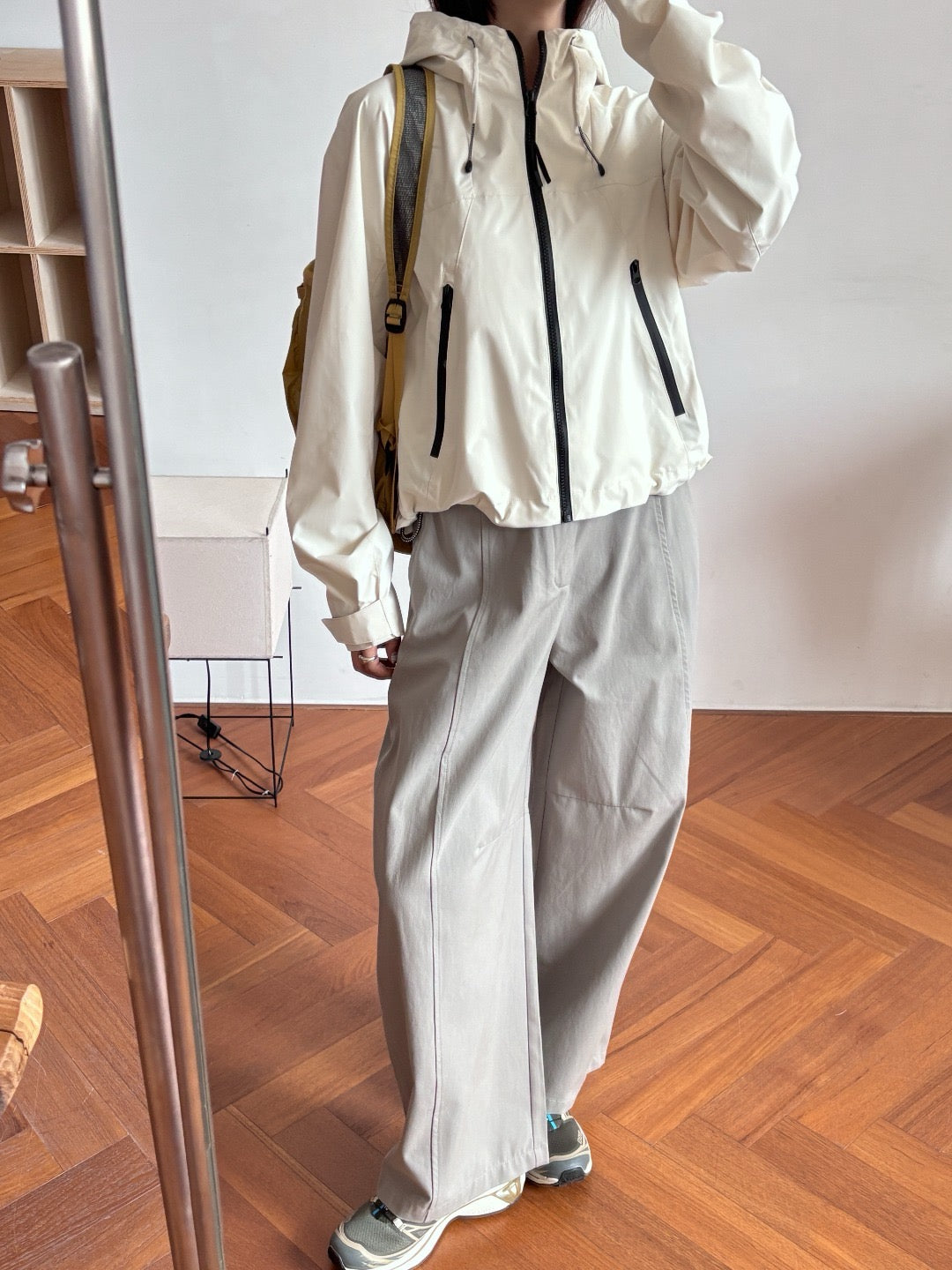 17a42 Basic windbreaker jacket