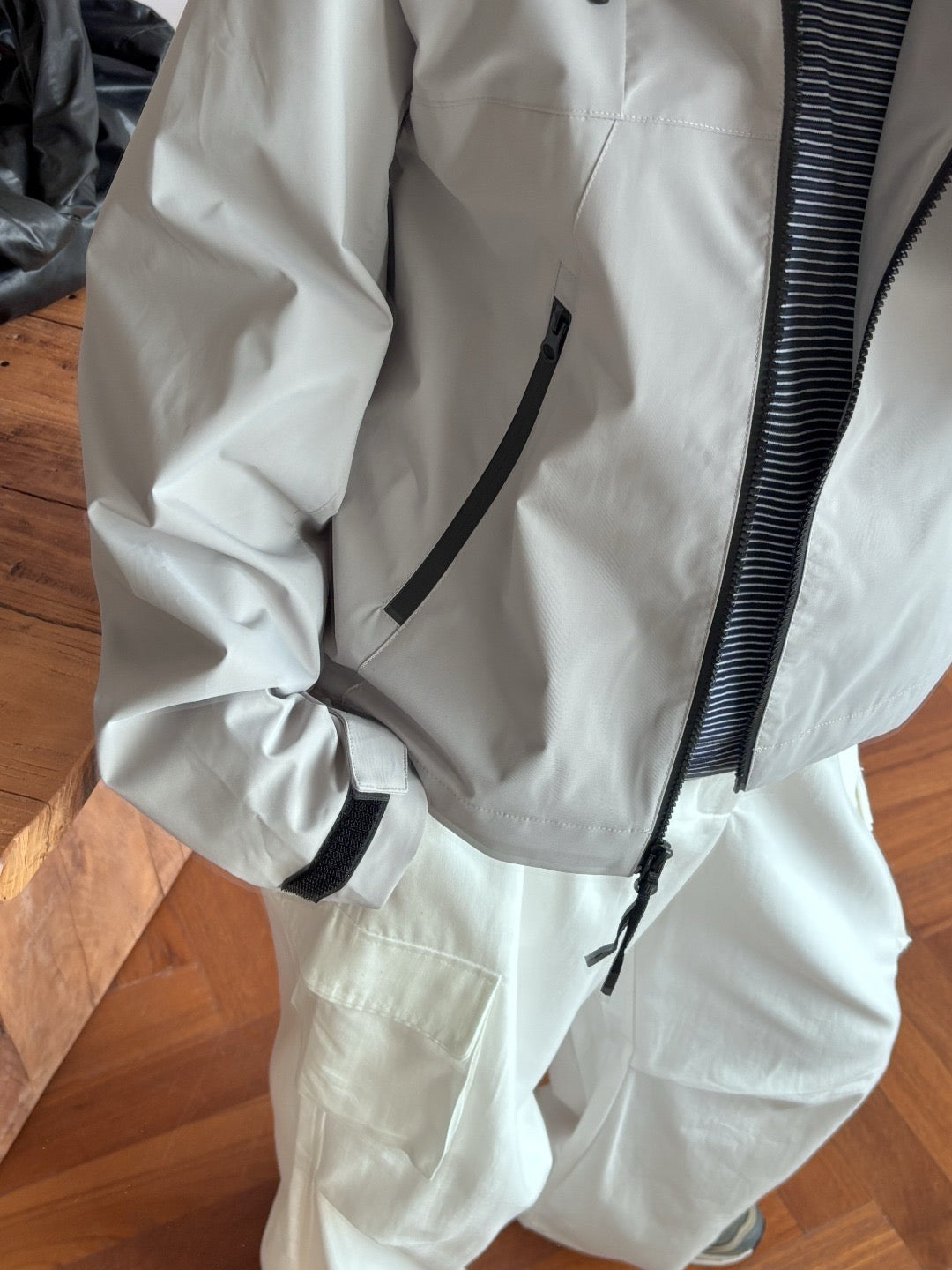 17a42 Basic windbreaker jacket