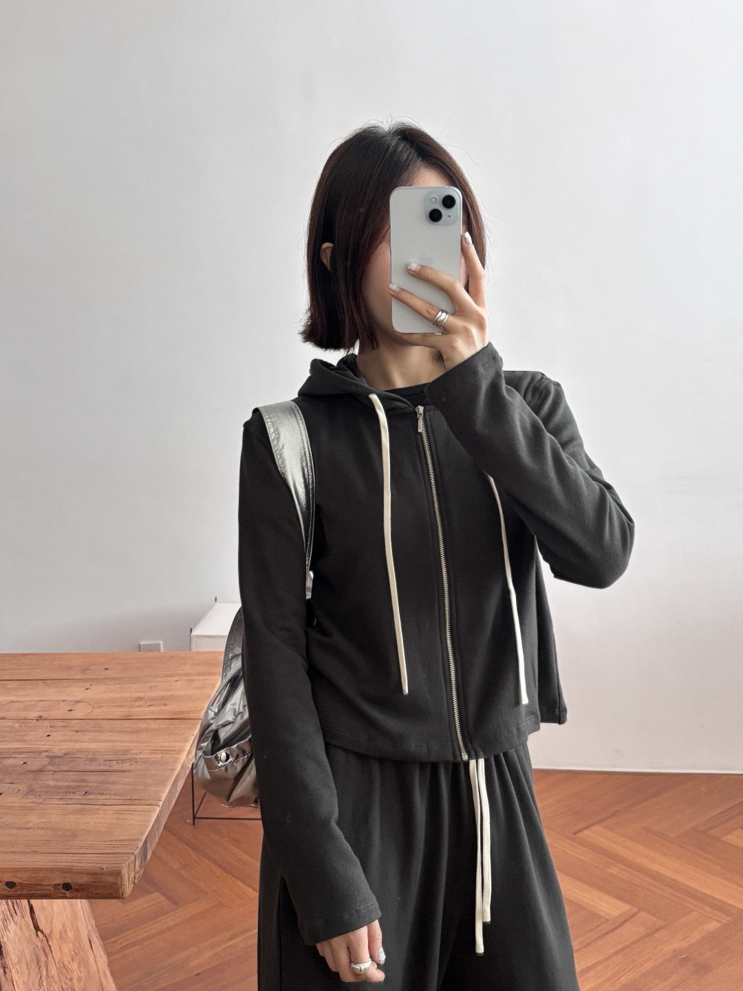 17a43 + 17q27 Set – Cropped zip-up hoodie &amp; straight-leg trousers