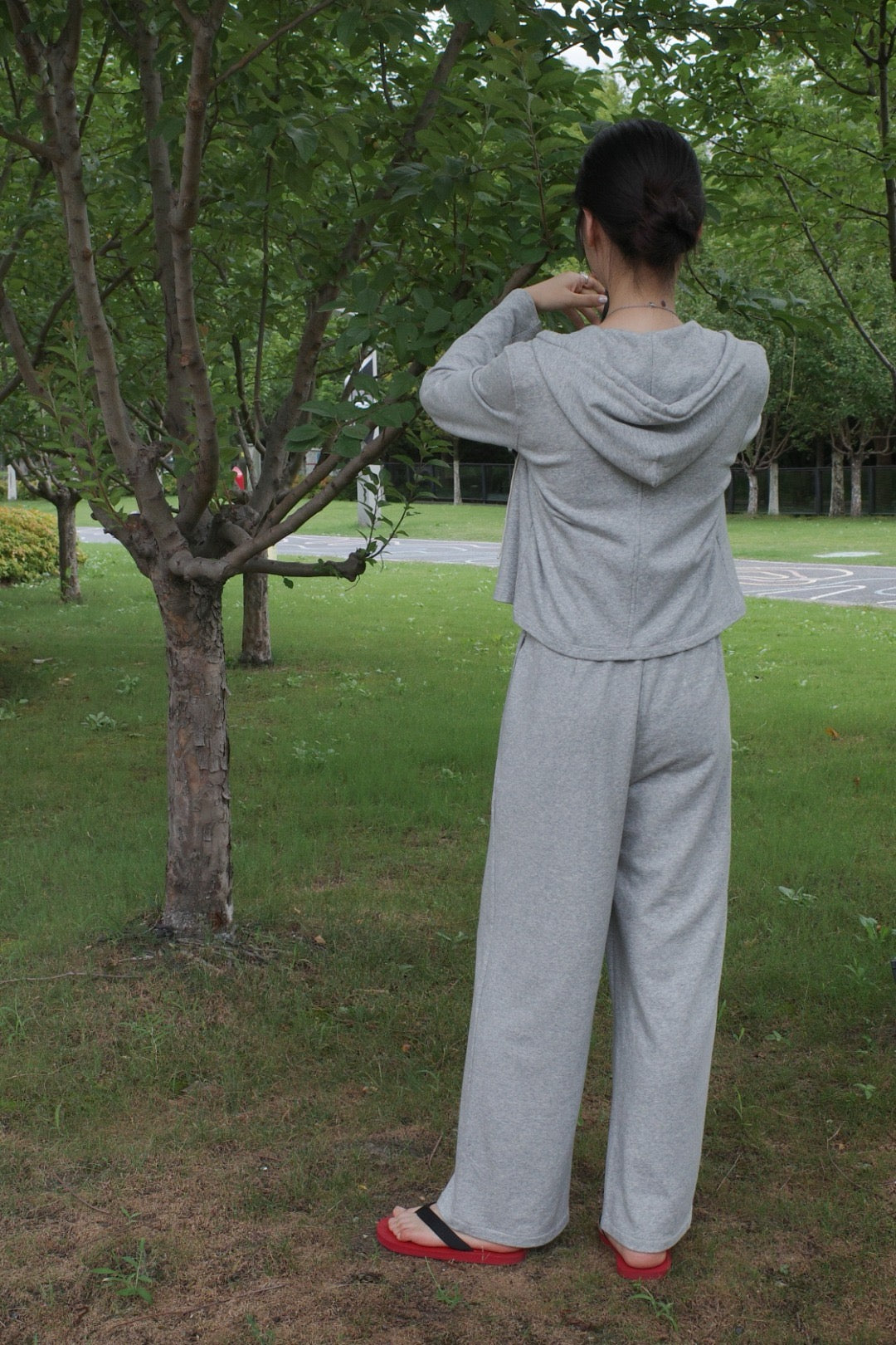 17a43 + 17q27 Set – Cropped zip-up hoodie &amp; straight-leg trousers
