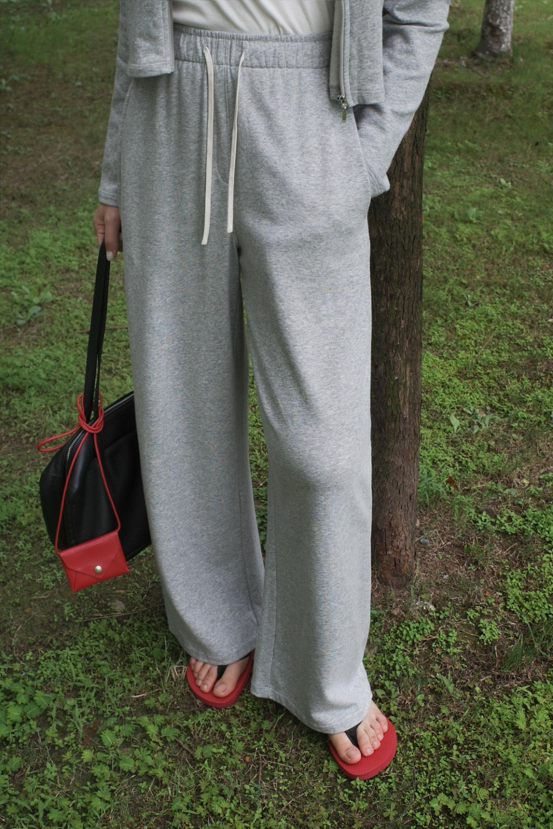 17a43 + 17q27 Set – Cropped zip-up hoodie &amp; straight-leg trousers
