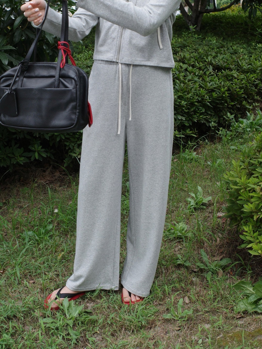 17a43 + 17q27 Set – Cropped zip-up hoodie &amp; straight-leg trousers