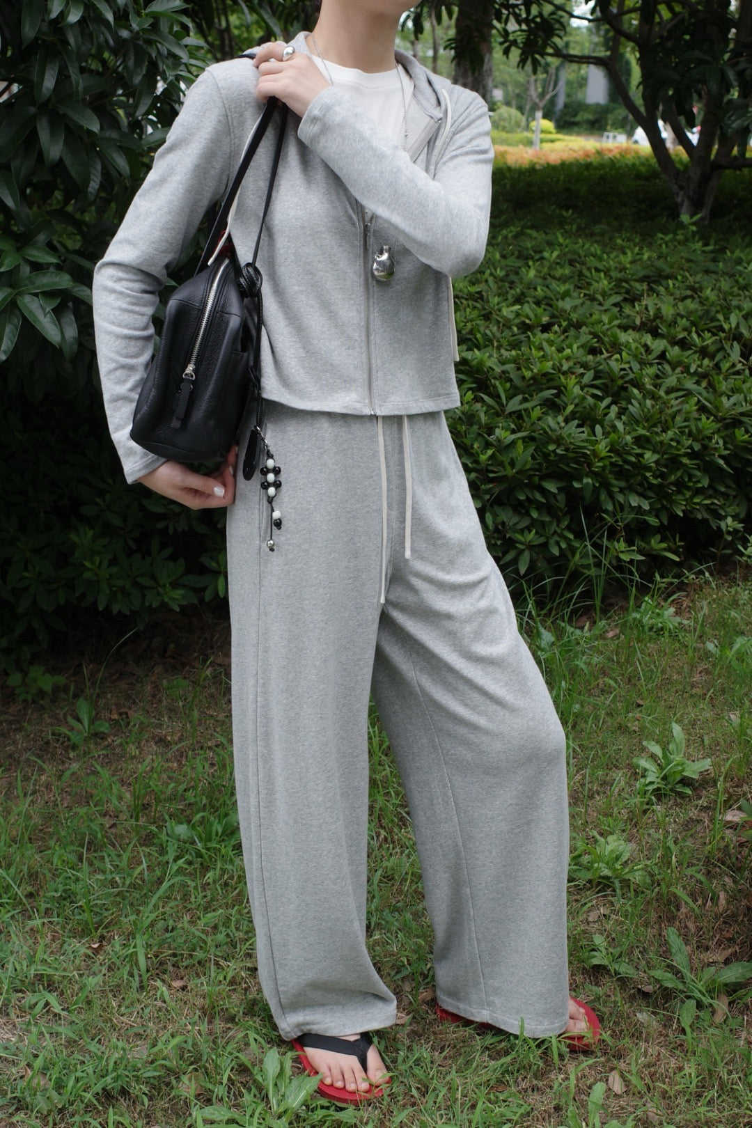 17a43 + 17q27 Set – Cropped zip-up hoodie &amp; straight-leg trousers