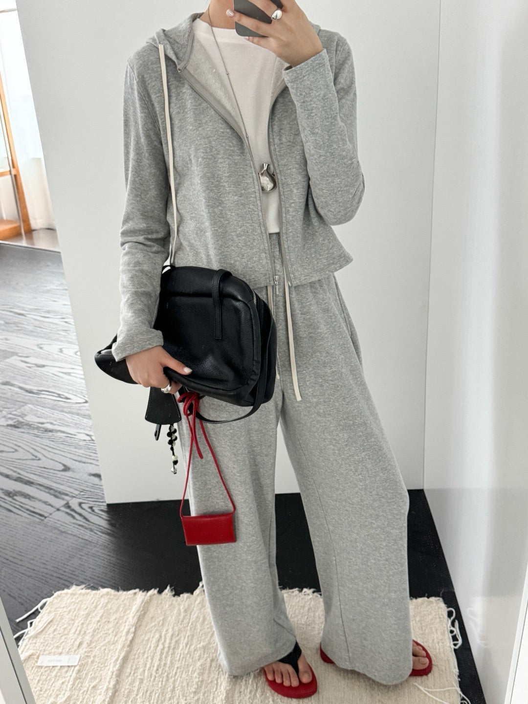 17a43 + 17q27 Set – Cropped zip-up hoodie &amp; straight-leg trousers