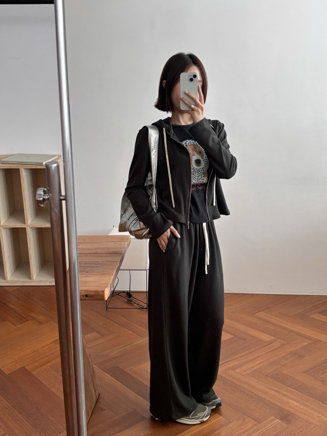 17a43 + 17q27 Set – Cropped zip-up hoodie &amp; straight-leg trousers