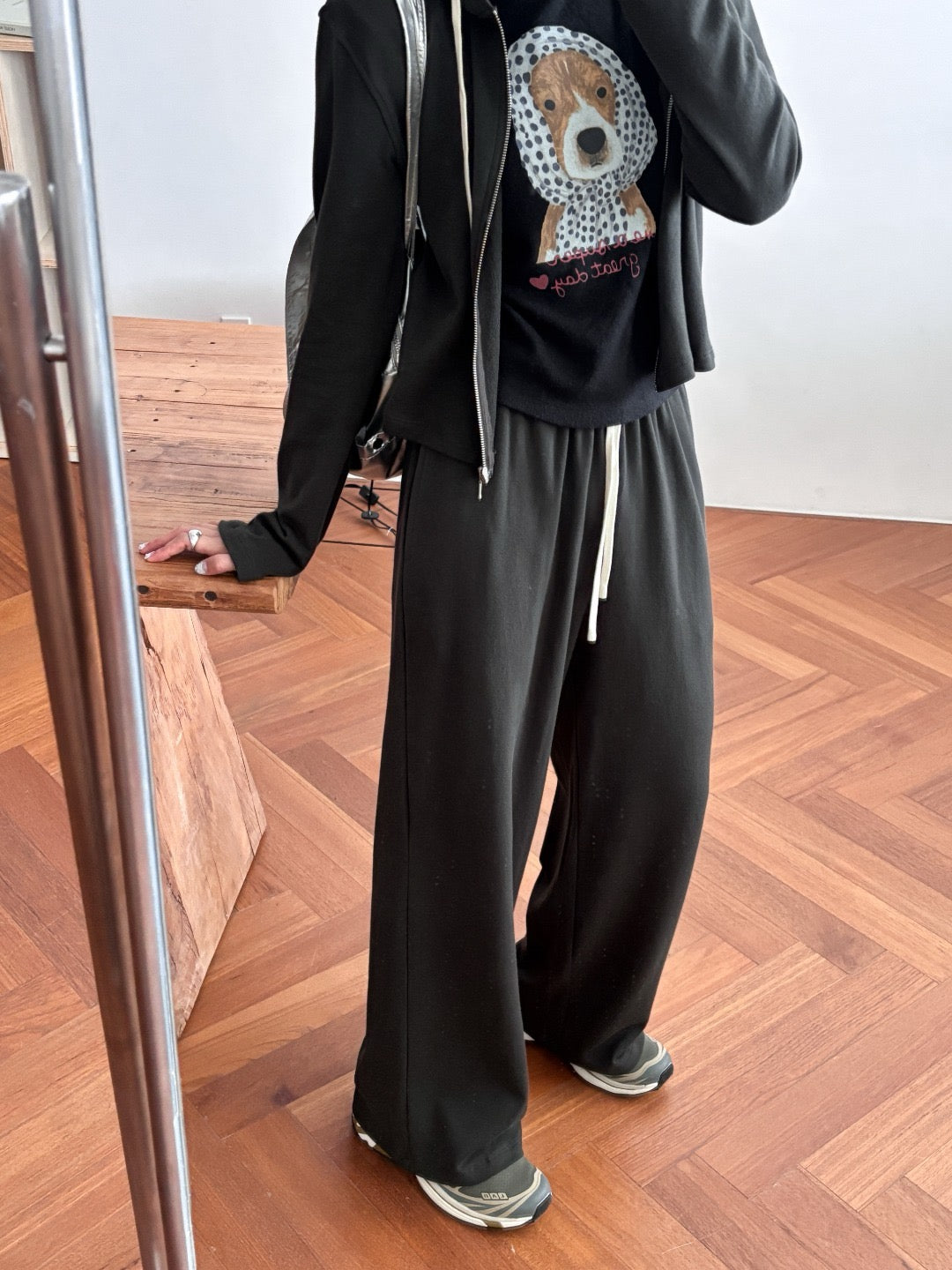 17a43 + 17q27 Set – Cropped zip-up hoodie &amp; straight-leg trousers