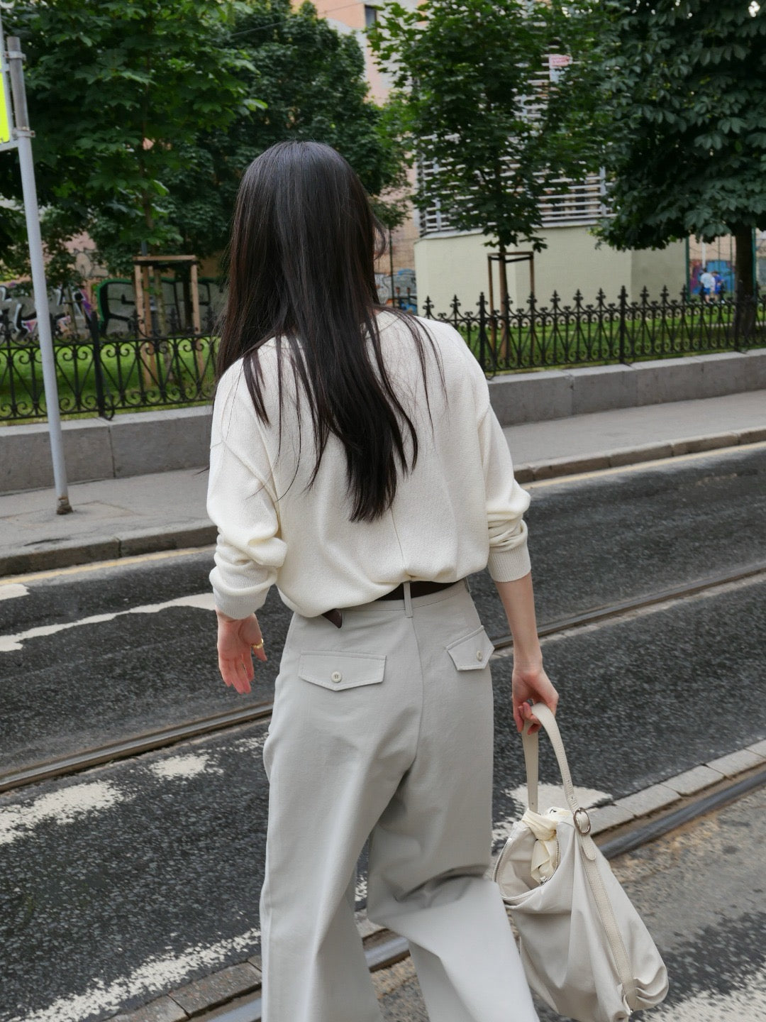 17a21 Basic Mongtoghi cashmere top