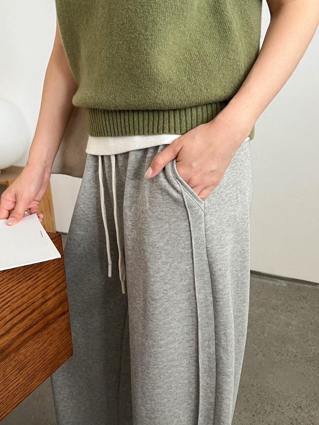 17q22 Basic cotton trousers with elastic waist