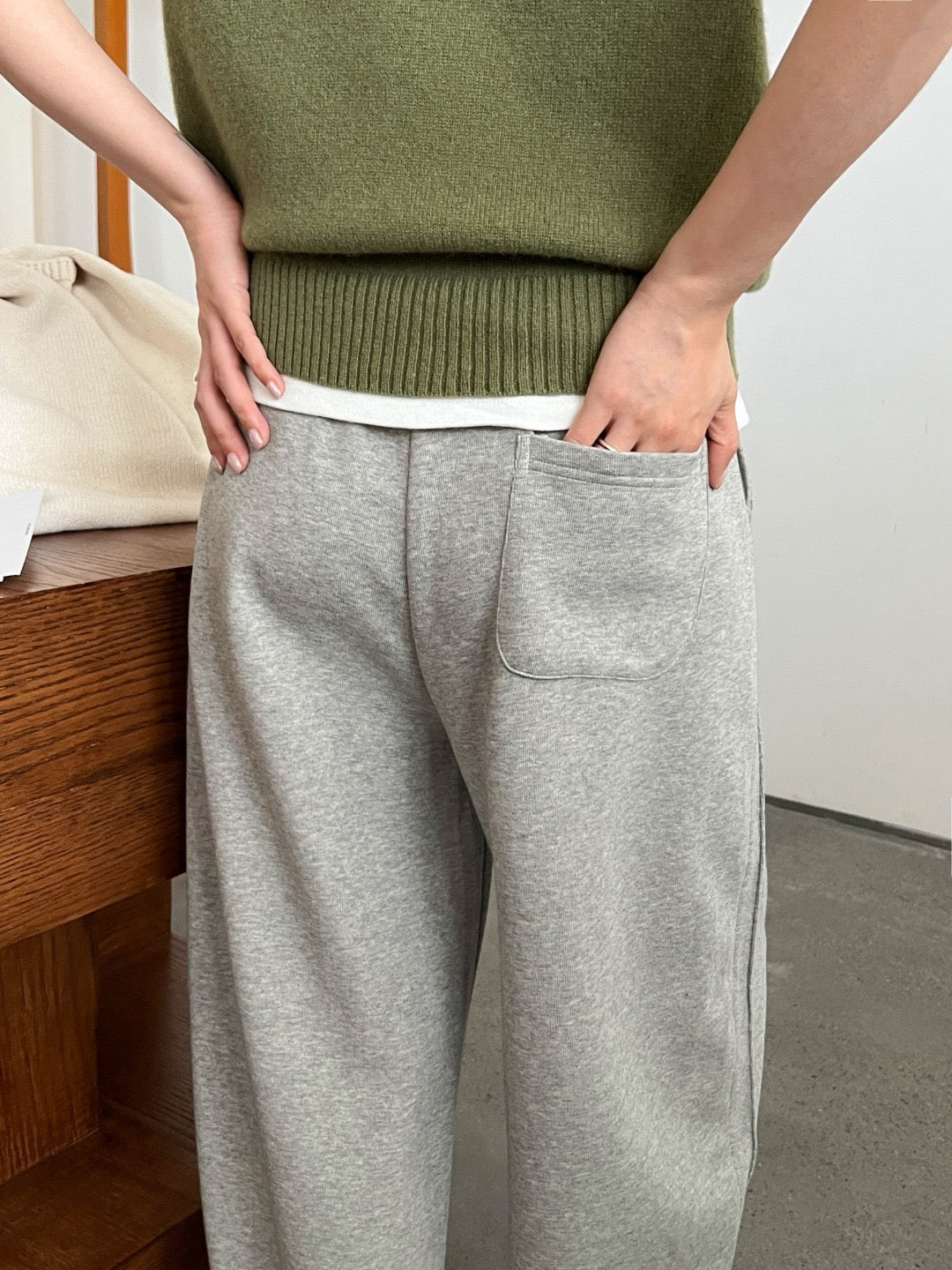 17q22 Basic cotton trousers with elastic waist