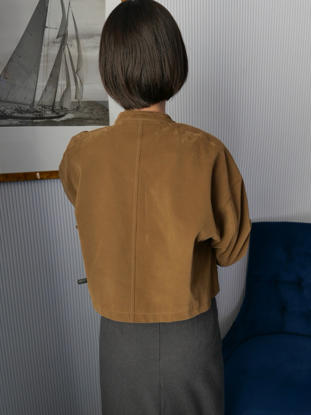 17a22 Short leather jacket with stand collar