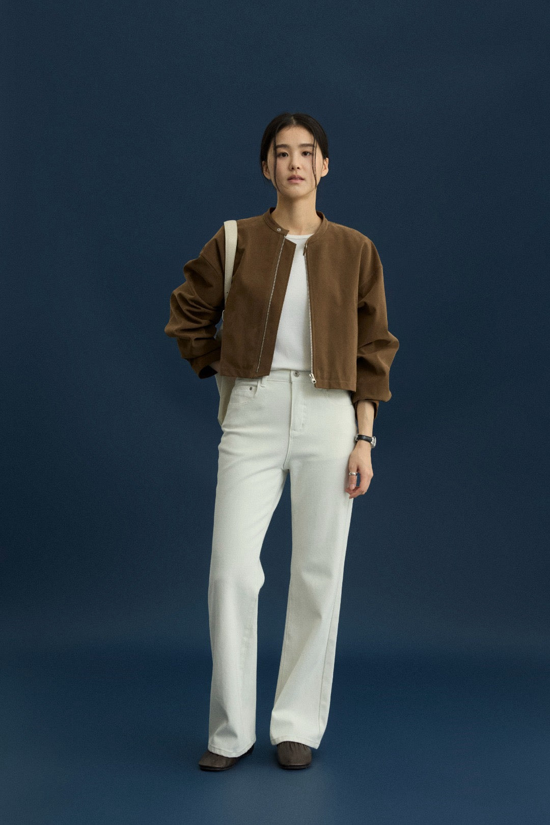 17a22 Short leather jacket with stand collar