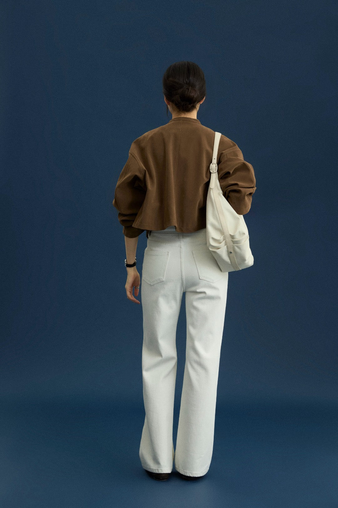 17a22 Short leather jacket with stand collar