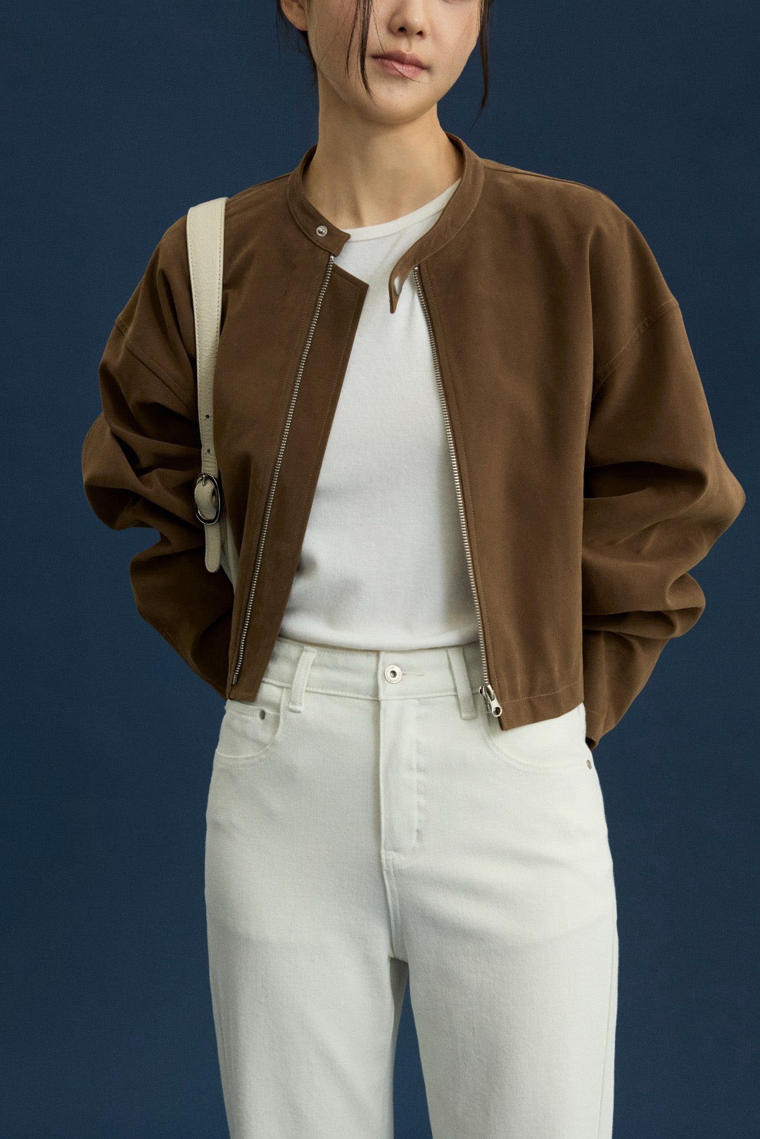 17a22 Short leather jacket with stand collar