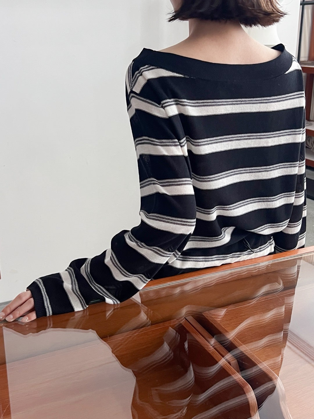 17a23 Basic Mongtoghi off-shoulder knit