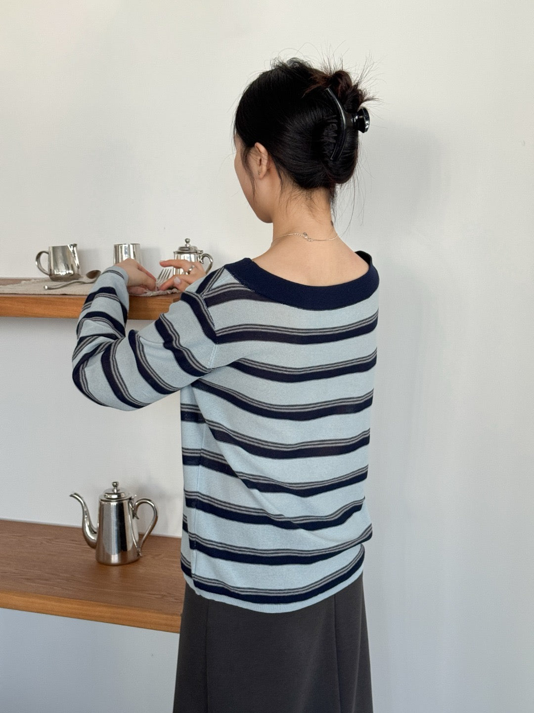 17a23 Basic Mongtoghi off-shoulder knit