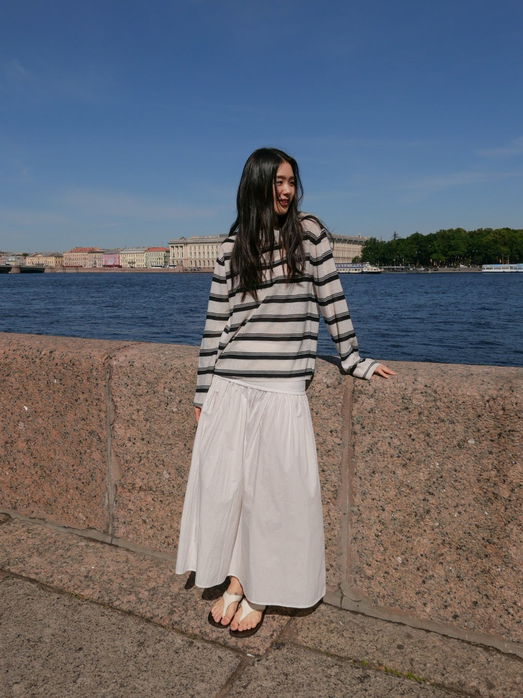 17a23 Basic Mongtoghi off-shoulder knit