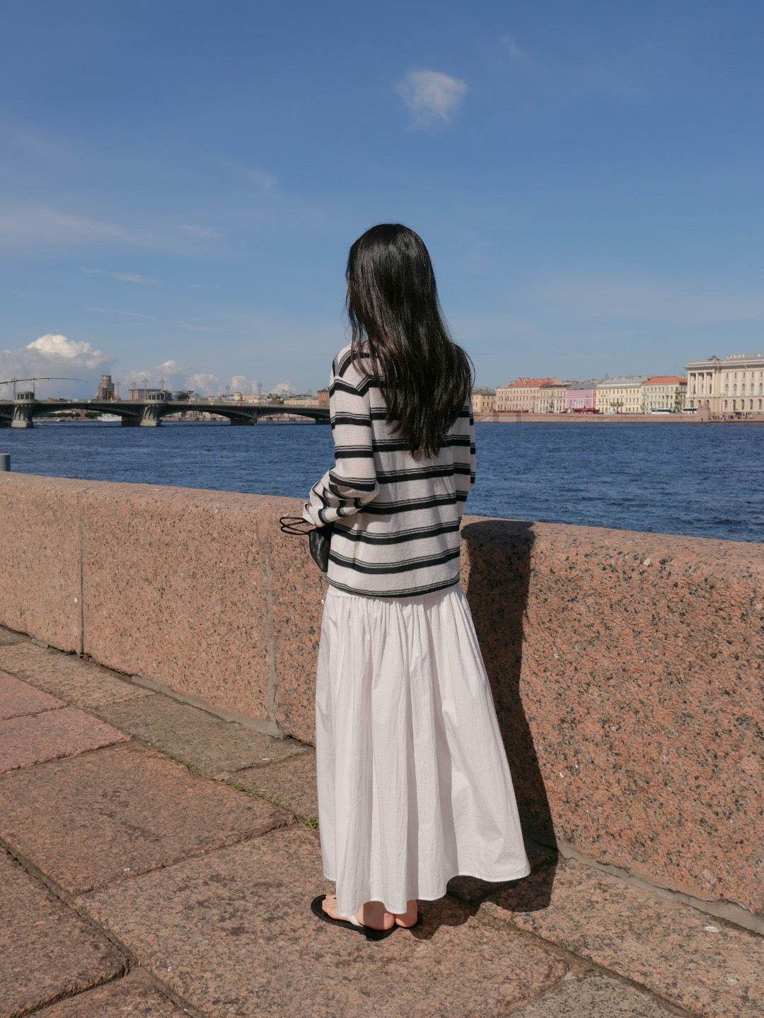 17a23 Basic Mongtoghi off-shoulder knit