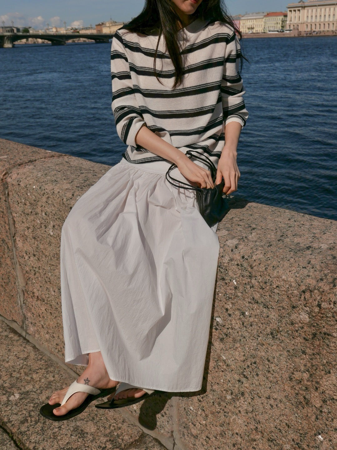 17a23 Basic Mongtoghi off-shoulder knit