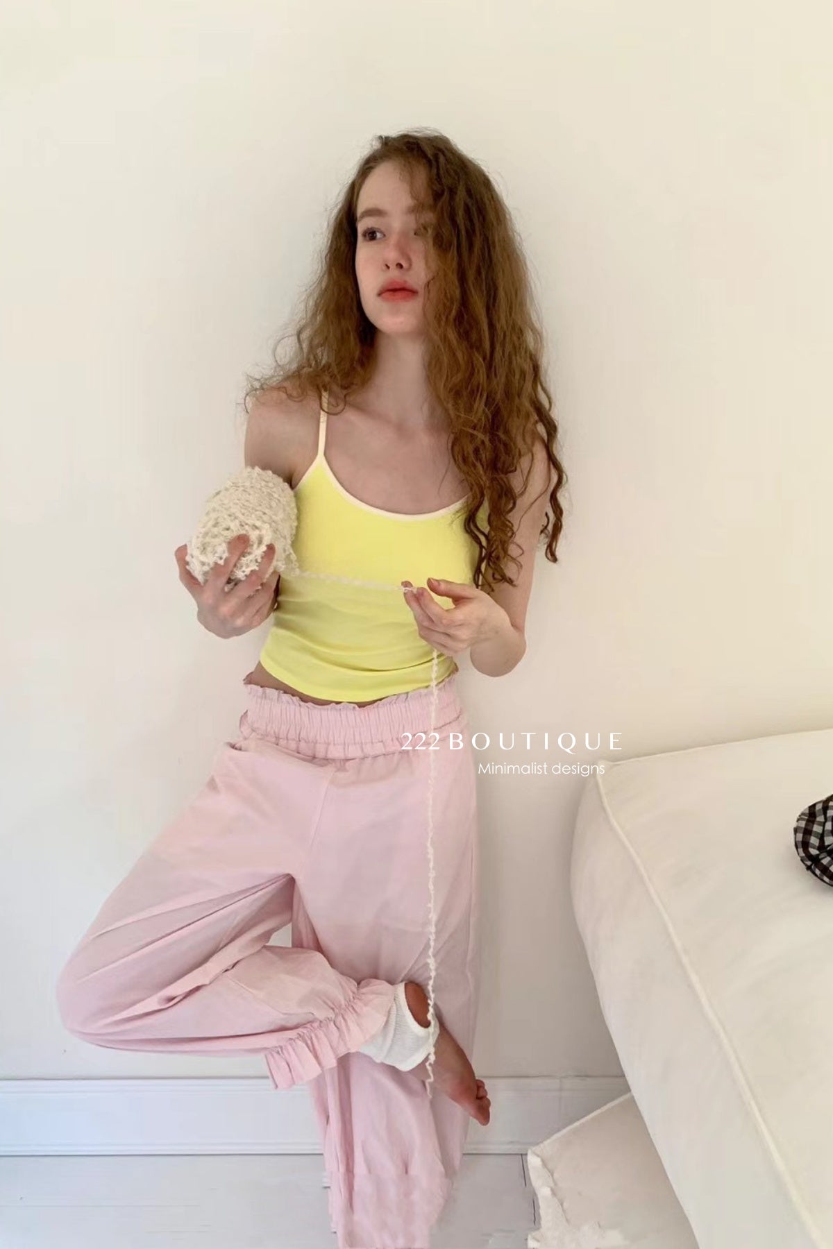 15a72 Contrast-trim cami top – fresh &amp; playful