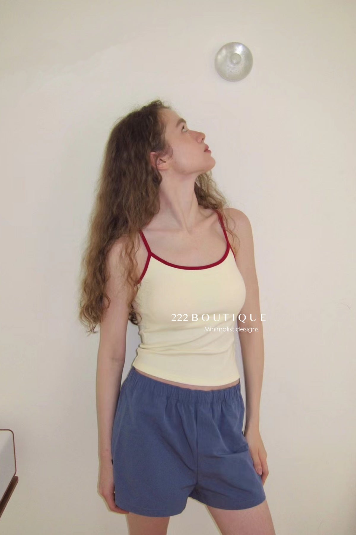 15a72 Contrast-trim cami top – fresh &amp; playful