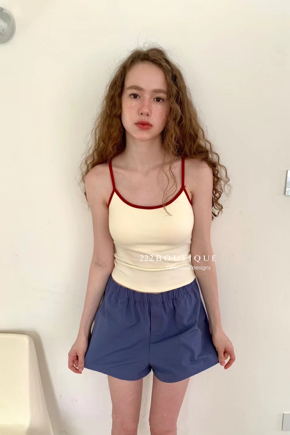 15a72 Contrast-trim cami top – fresh &amp; playful