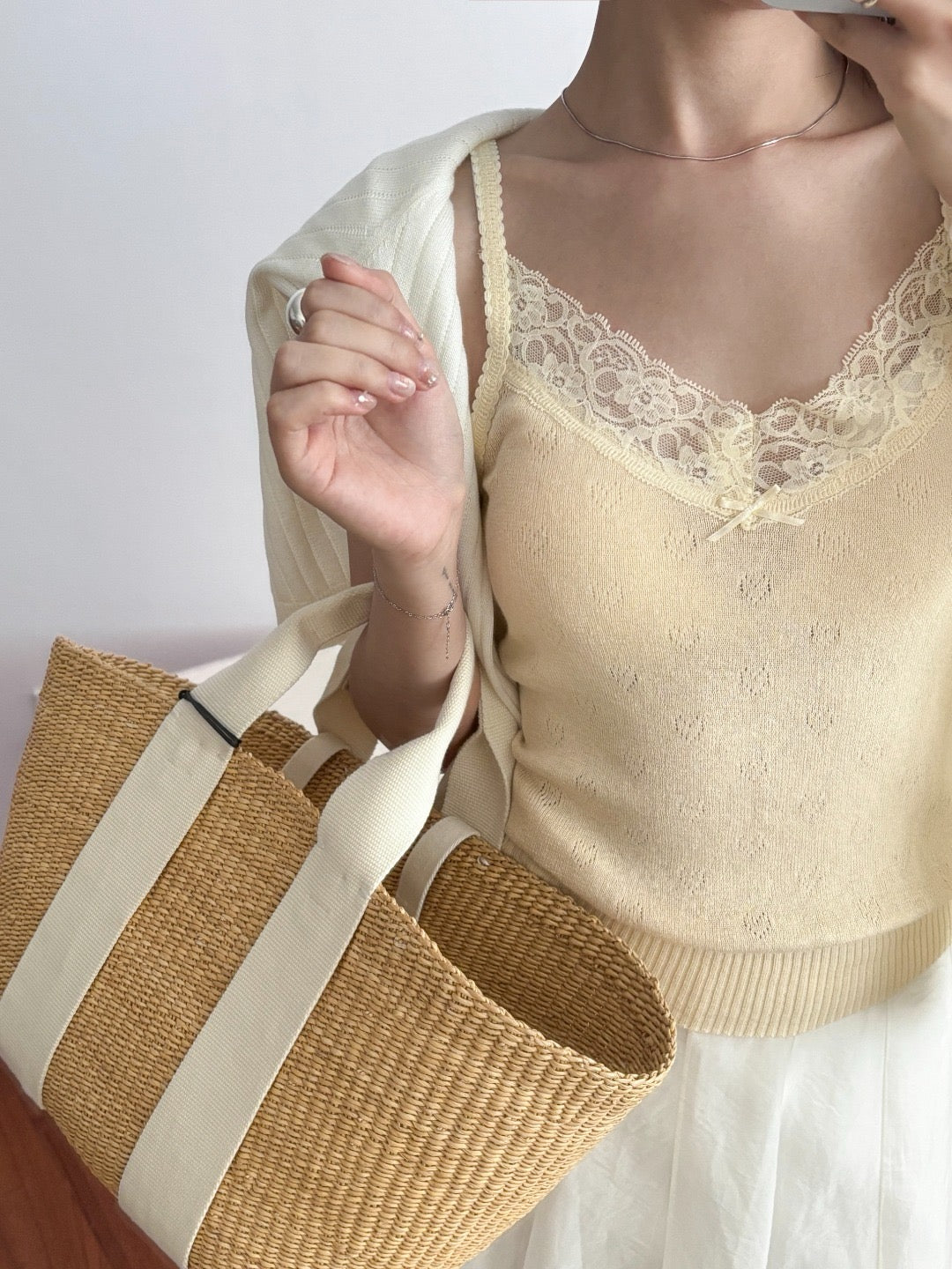 17a26 Cashmere camisole with lace trim