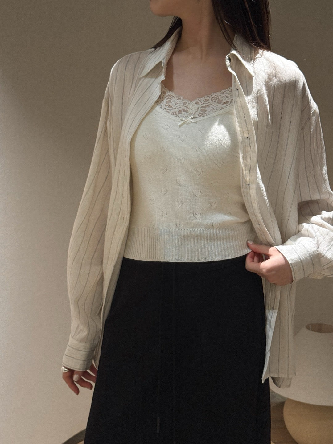 17a26 Cashmere camisole with lace trim
