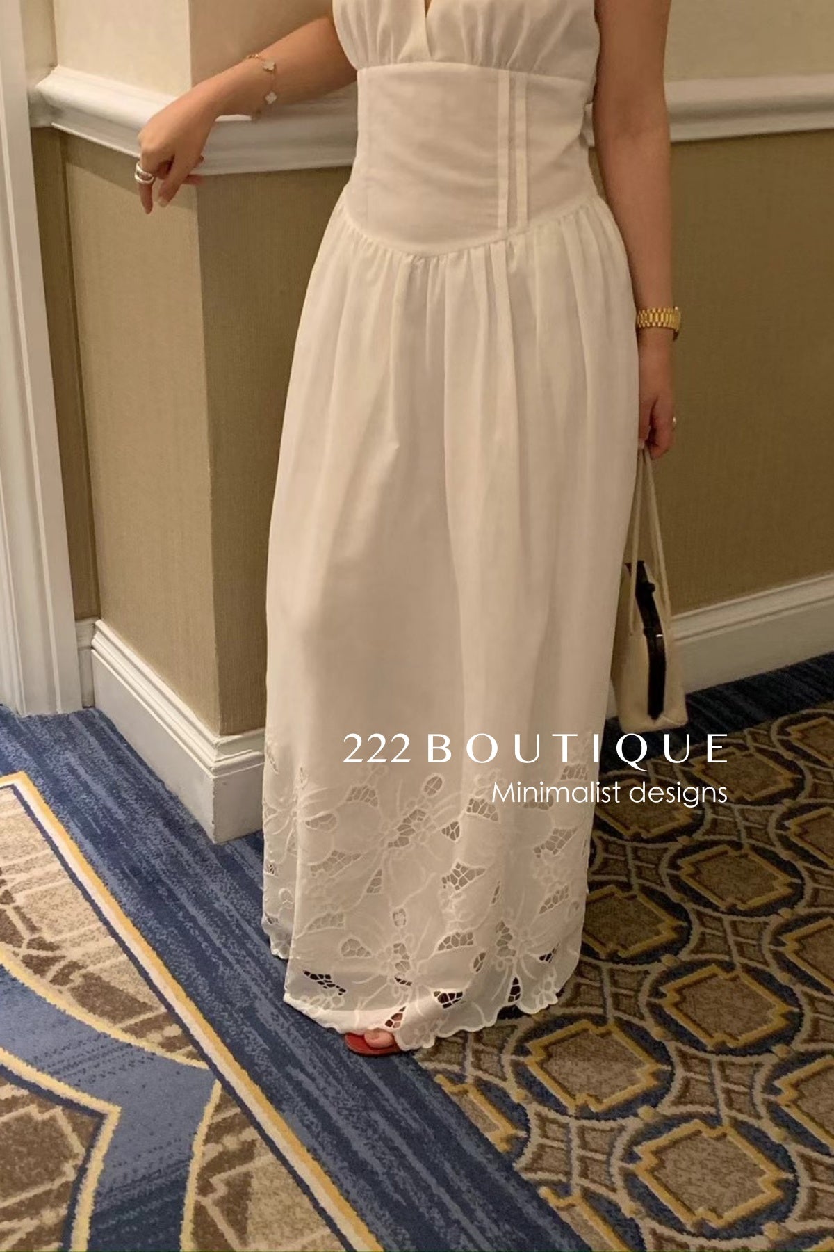 15v29 Embroidered ribbon-strap dress – soft white