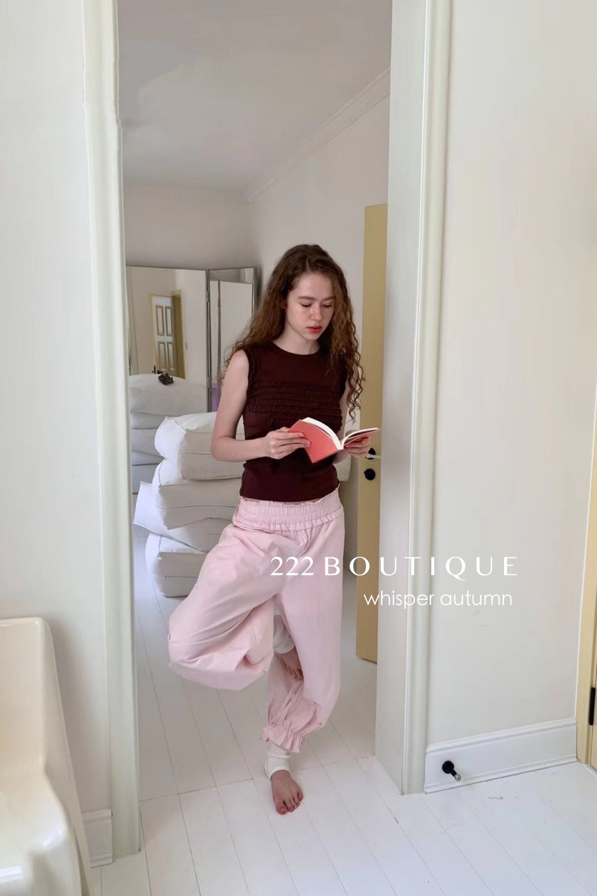 16q9 Pleated hem trousers