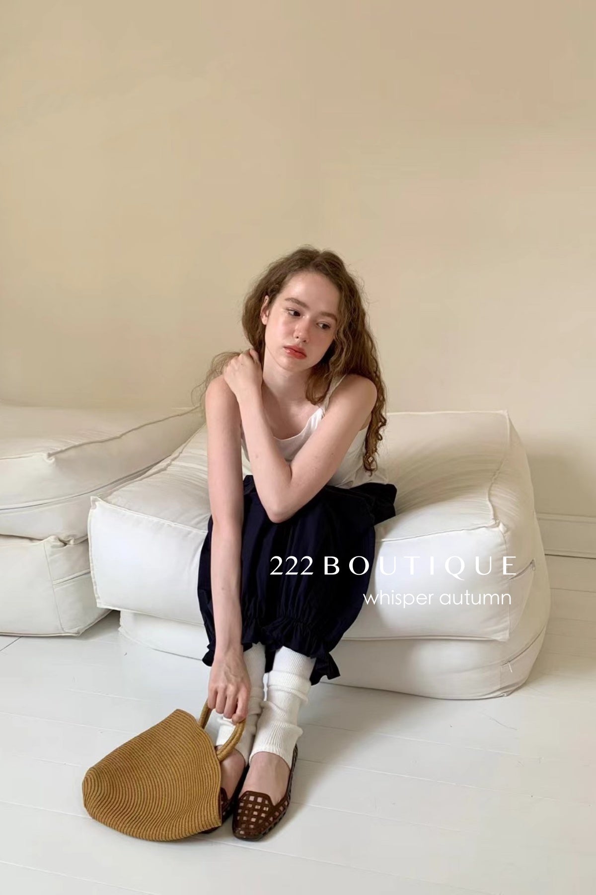 16q9 Pleated hem trousers