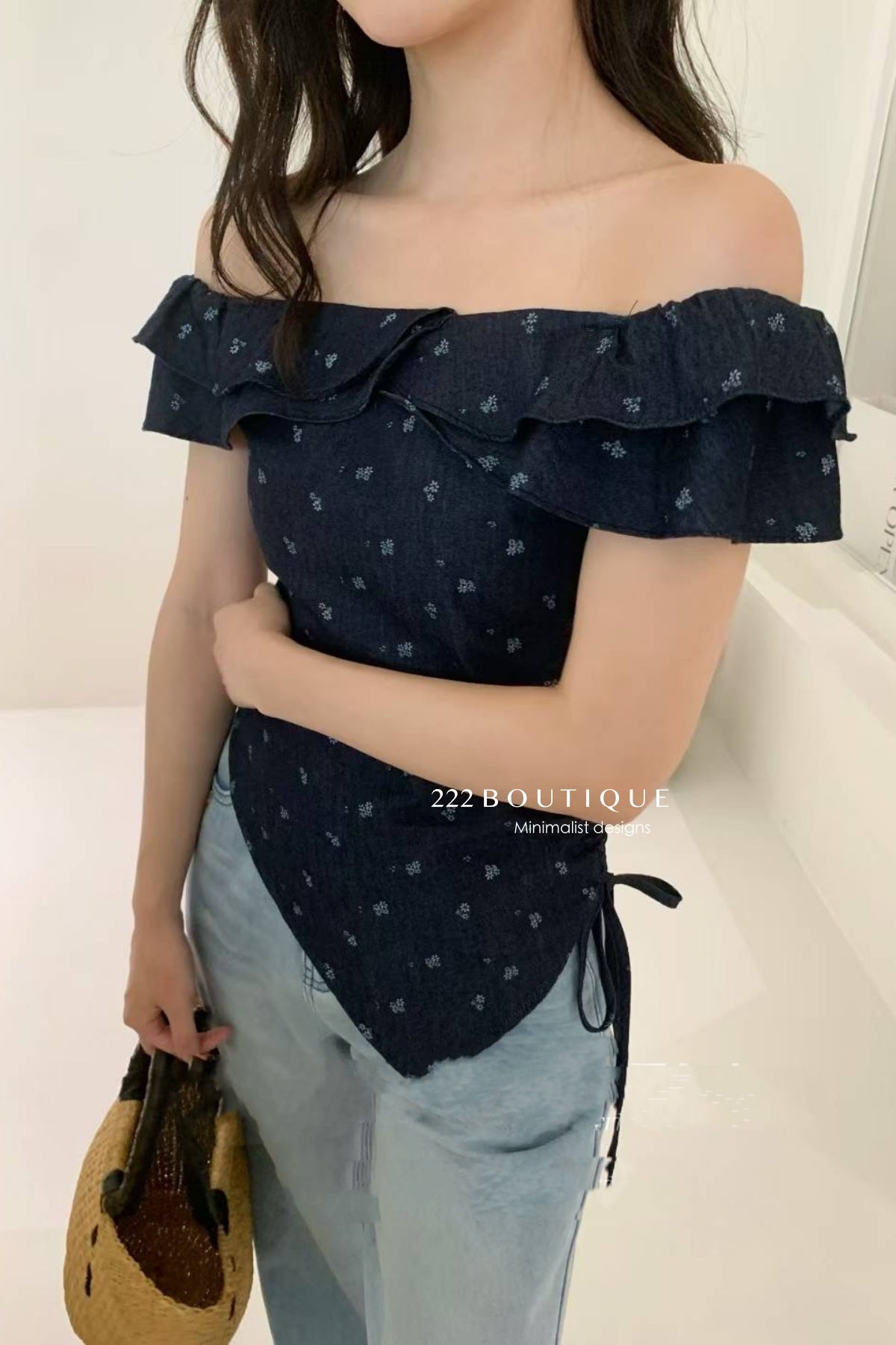 15a49 Off-shoulder floral denim top – romantic denim