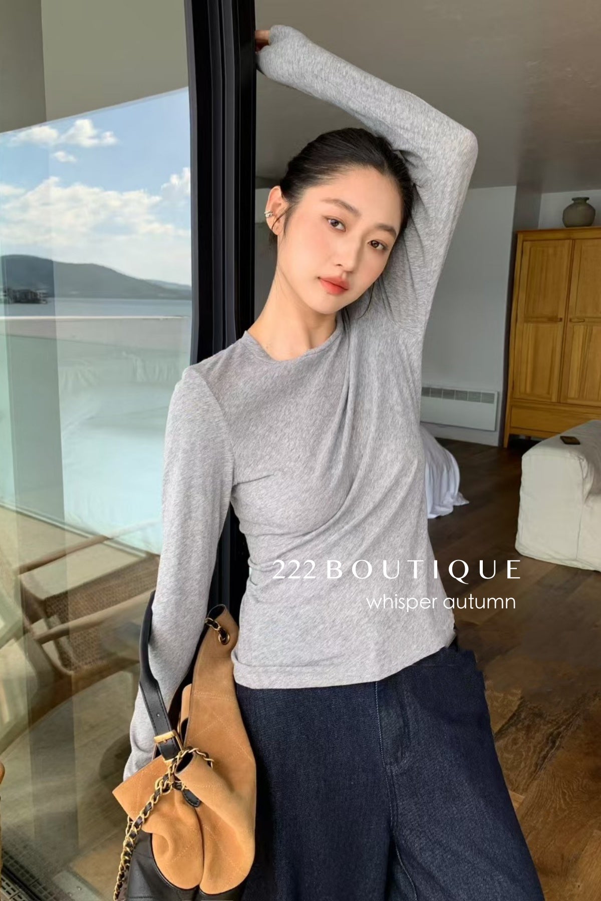 16a26 Fitted cotton long-sleeve top