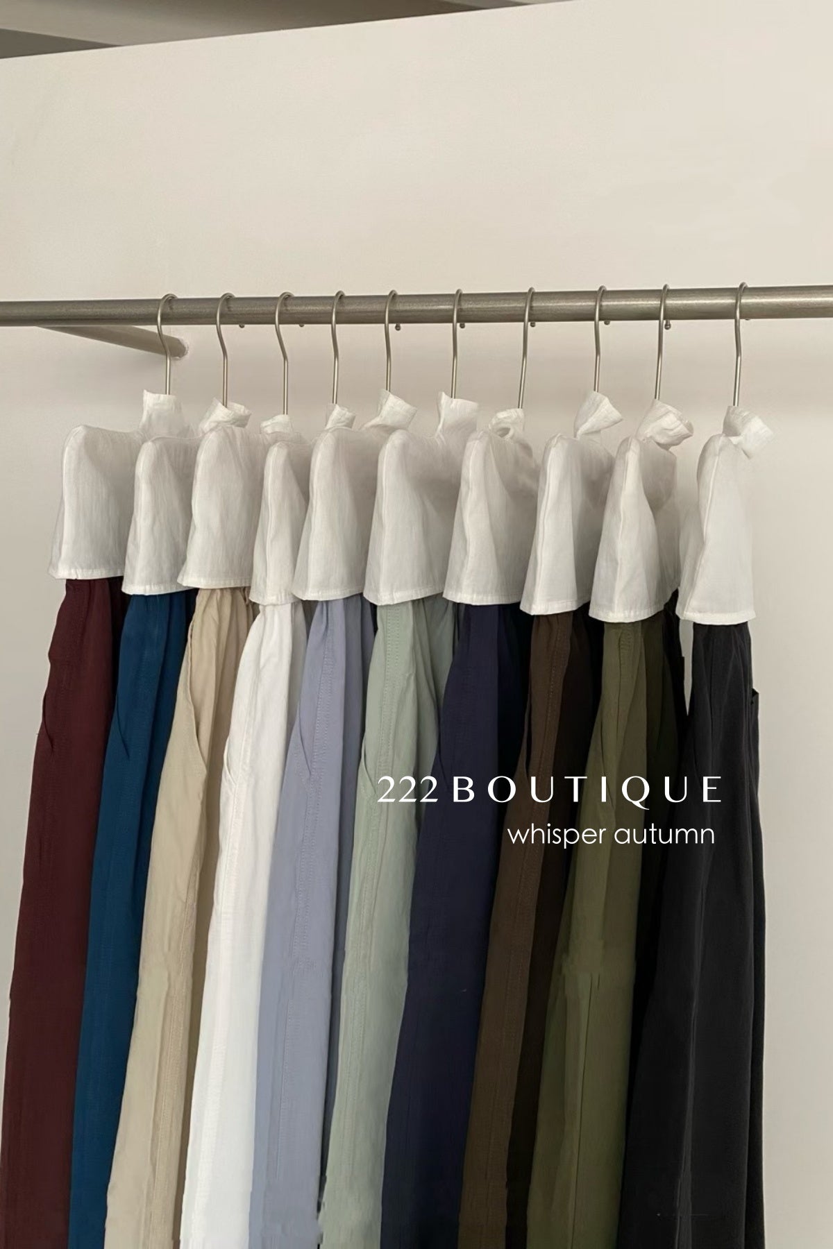 16q14 Basic elastic-waist khaki trousers