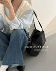 16a44 Basic V-neck shirt